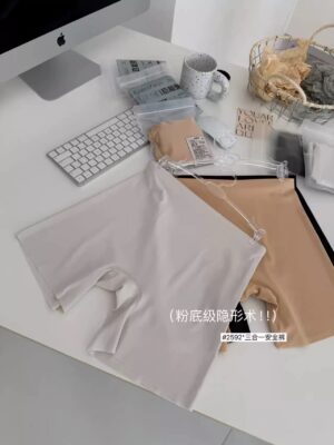 绝美新款开放少量现货Rm15 1件 ‼️ 超大弹力巨好穿三合一粉底液轻压收腹安全内裤 M69022