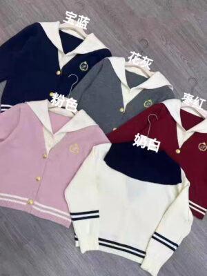 绝美新款预订开放少量现货 Rm35 Only 新款撞色海军领假两件长袖显瘦编织上衣 M54389