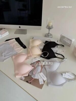 绝美爆款开放少量现货Rm35一套‼️ 最新反重力维蜜款闪闪肩带无痕内衣内裤套装 M11900