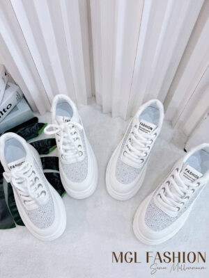 绝美新款上架Rm89-Rm3=Rm86🔥35-40 高质量时尚百搭8cm隐形增高闪亮亮小白球鞋 M0991-A