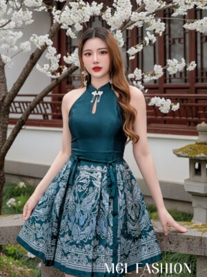 绝美新款上架Rm102-Rm3=Rm99 XSSML 独家超级限量款新中式蝴蝶幻彩银丝提花连身旗袍 M62312