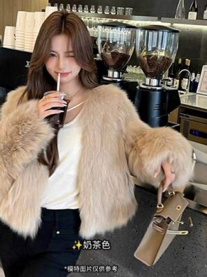 #超值预定 Now #Rm59 原价 Rm199 SMLXL 高质量高级秋冬柔软仿狐狸毛名媛风保暖外套 M145667
