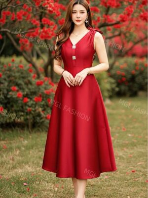 超值大促销Rm122 Now Rm49 Mocca高级感轻奢名媛亮钻缎面蝴蝶结礼服晚装七分连身裙 823964