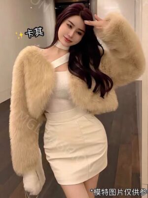 年中大清仓Rm59 now Rm31.20Only #SL 高质量气质绝美名媛轻奢防兔毛毛绒保暖短版外套 M62643