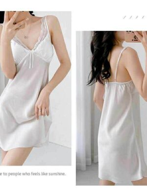 #超值预定开放少量现货 Rm33 Only～🩷 MLXL Size  白月光气质绸缎吊带一体胸垫蕾丝睡裙 M98099