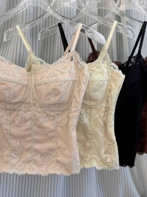 超值预定开放少量现货  高级轻奢法式复古蕾丝马甲上衣 M09744