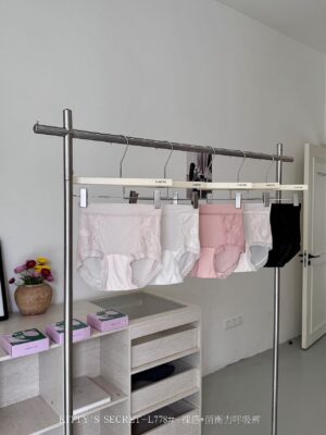 #超值预定 Rm39 (5件) 预定中高腰裸感速干10A桑蚕丝抗菌蕾丝内裤  ⚠️注意⚠️这款是预订款式,计到货时间是2个月左右，能等的宝贝才下单喔🙏 M778