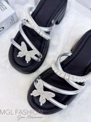 超值大促销 Rm52 Now Rm32 巨好穿～夏日必备6cm厚底蝴蝶珍珠设计凉鞋 M3015