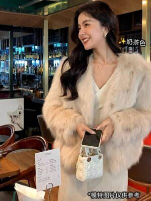 超值大促销 Rm59 Now  Rm39 高质量高级秋冬柔软仿狐狸毛名媛风保暖外套 M145667