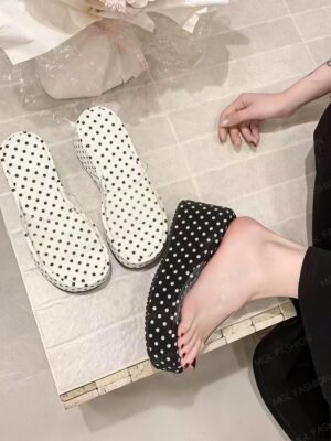 超值预定 Rm49 Only‼️Size 35-40 预定超人气复古港风波点厚底鞋 P80771