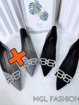 年中大清仓Rm69 Now Rm31.20 独家定制舒适柔软微闪亮钻设计平底蛋卷包鞋 M239-100